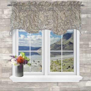 Artissimo Lined Scallop Valance