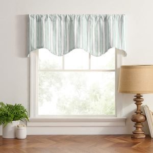 Saratoga Lined Scallop Valance Green