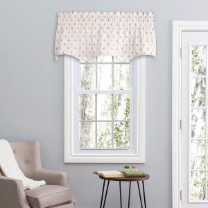 Voyage Lined Scallop Valance