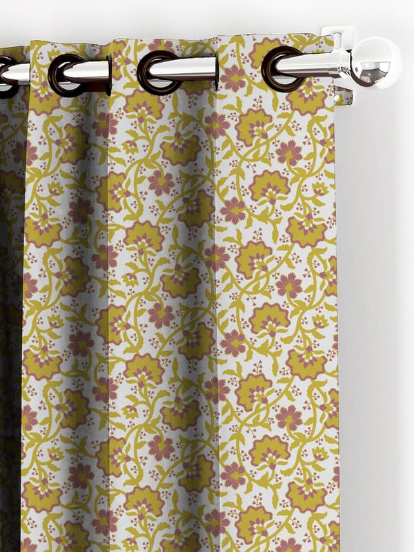 5a7e60a8-32f4-43d1-bf68-f948844378c81626936246879Floral1withplainMaroonSetof4-W2PCSPRINTED2PCSPLAINCURTAINS2.jpg