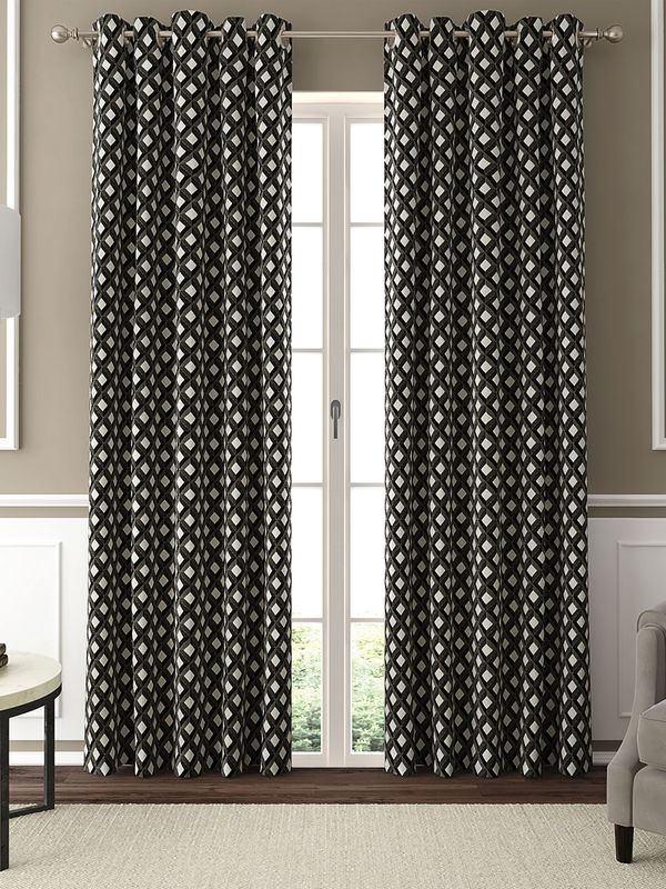 ec9b545e-cb68-4e6d-a657-d37078be172e1609935927469GMFSetOf2GreyBlackPrintedDoorCurtains1-1.jpg